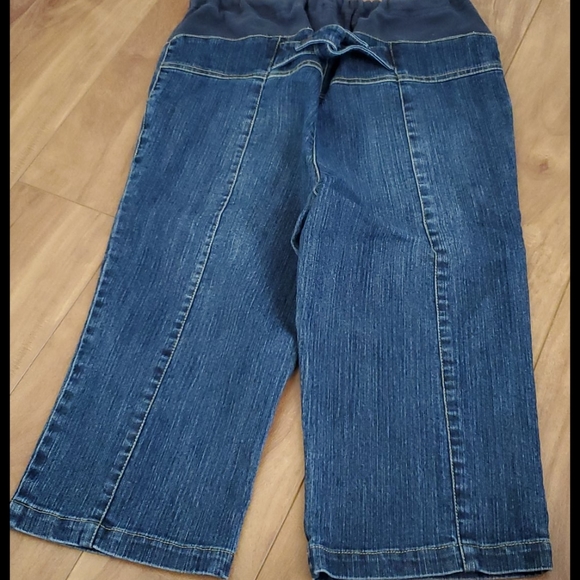 Maternity jean short - Picture 2 of 4